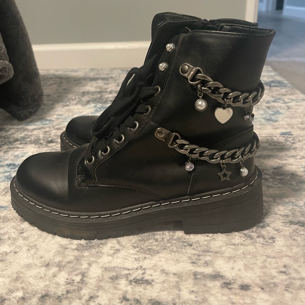 Combat boots with chains